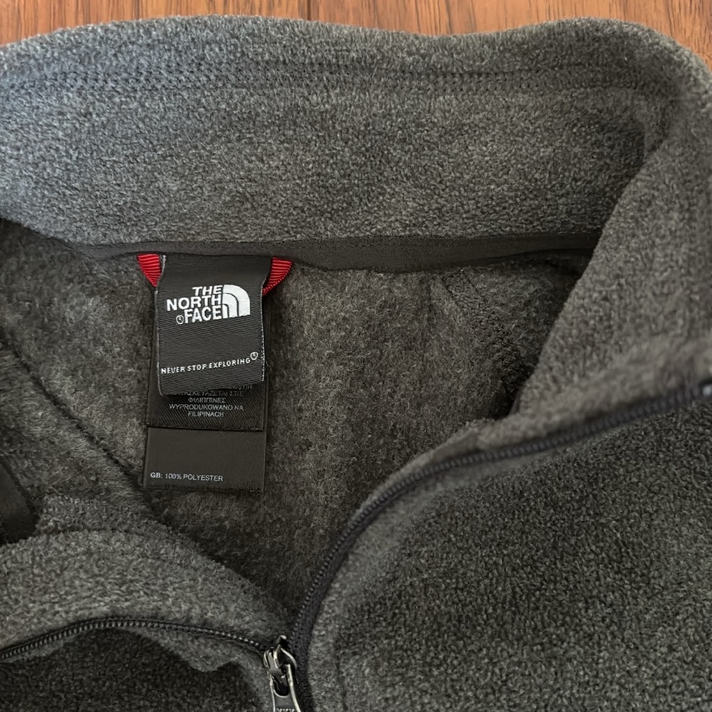 North Face fleece gray 1/4 zip sweater - Picture 2 of 7